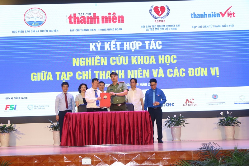 Phát động cuộc thi viết 'Vượt lên số phận' lần thứ VI
