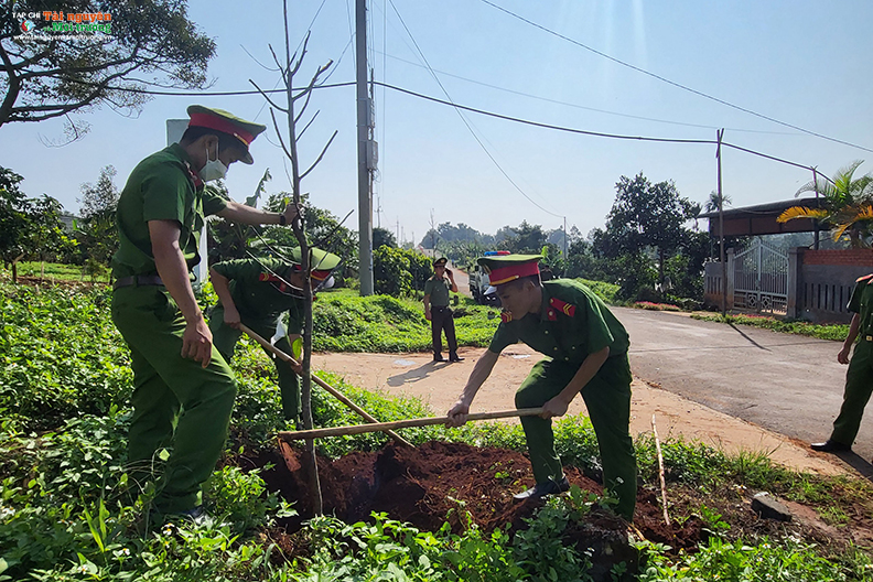 Đắk Nông: Huyện Đắk Mil phát động “Tết trồng cây đời đời nhớ ơn Bác Hồ” năm 2023