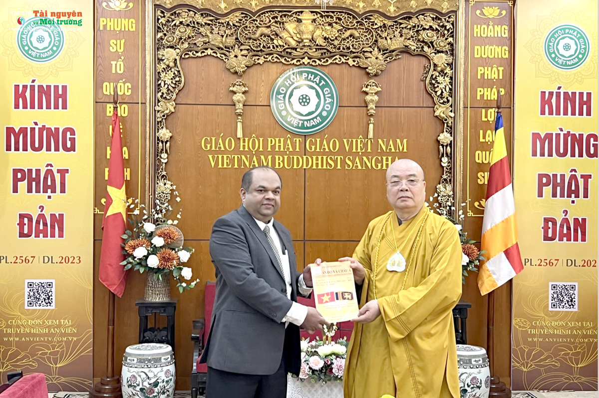 Phóng sự ảnh Mừng Đại lễ Phật đản năm 2023 tại chùa Quán Sứ, Hà Nội