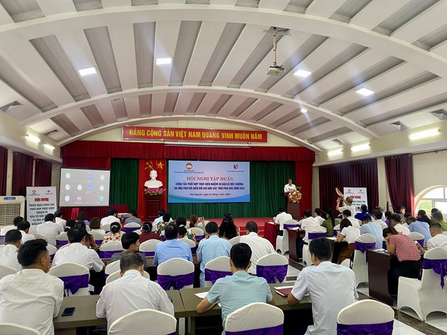 Tập huấn công tác bảo vệ môi trường và ứng phó với biến đổi khí hậu