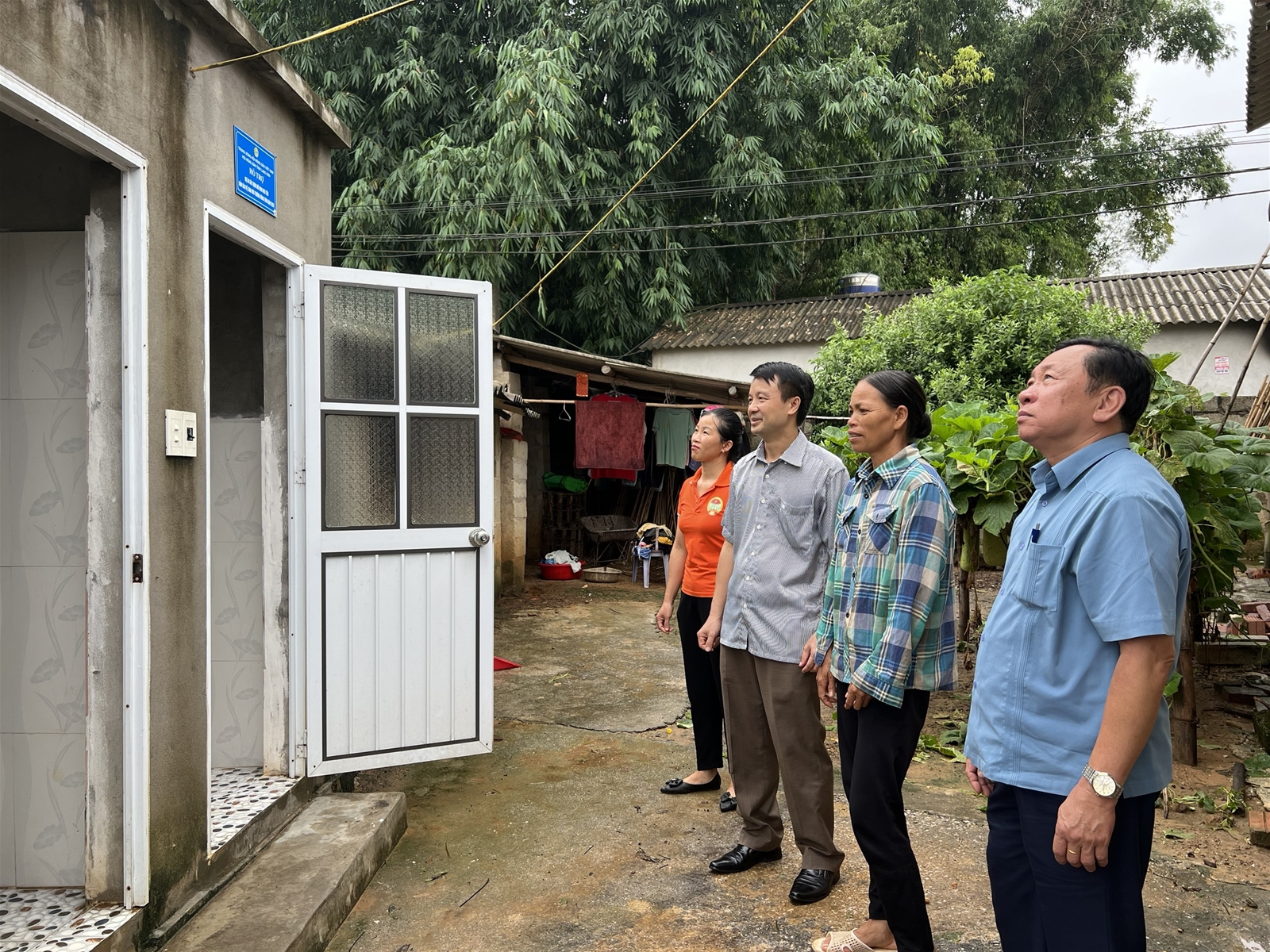 Nâng cao nhận thức, kiến thức và kỹ năng truyền thông phổ biến, giáo dục pháp luật về tài nguyên và môi trường