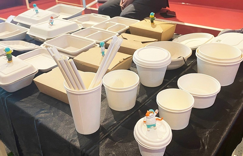 Rác thải nhựa từ dịch vụ đặt đồ ăn online - Tiện 1 phút, hại nghìn năm