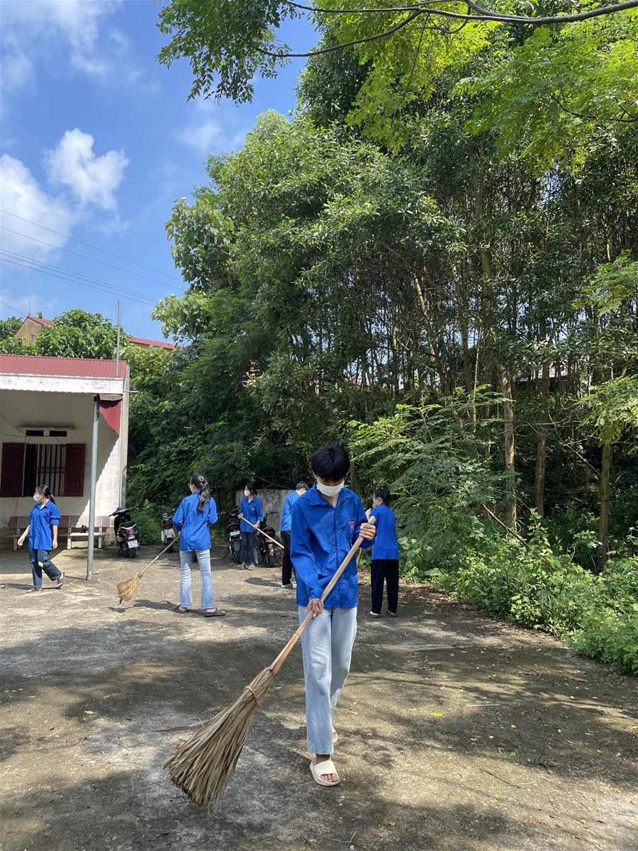 Tân Sơn (Phú Thọ): Tuổi trẻ xã Tân Phú ra quân Chủ nhật Xanh, hưởng ứng chiến dịch “làm cho thế giới sạch hơn”.