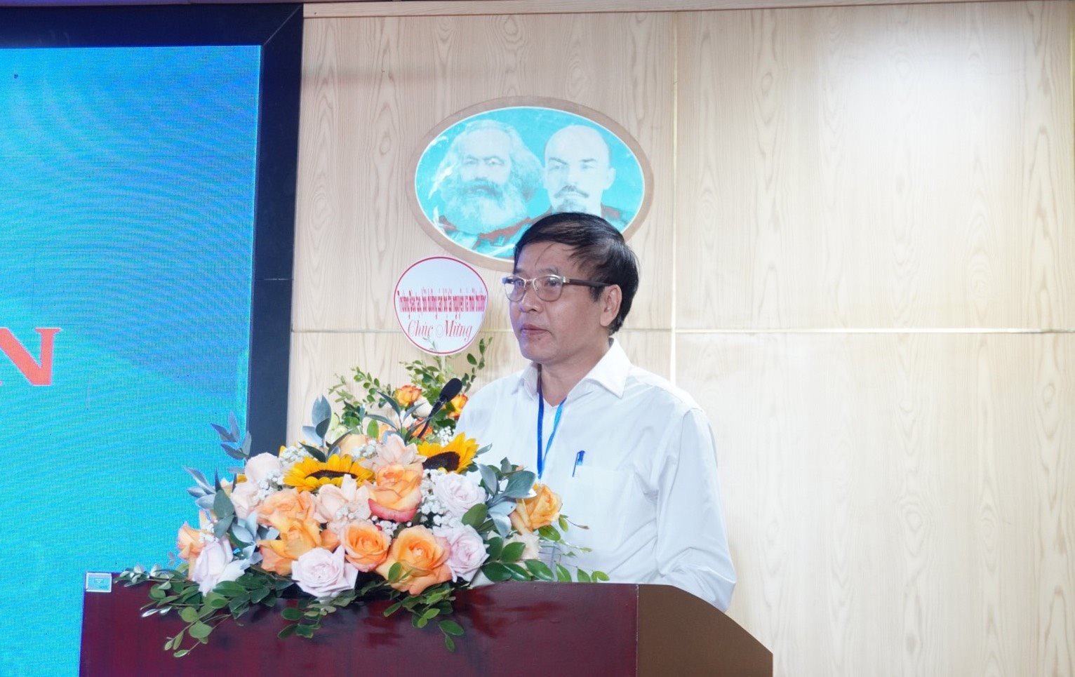 Nhiều nhà khoa học dự Hội thảo Khoa học “Phát triển và quản lý bền vững tài nguyên và môi trường