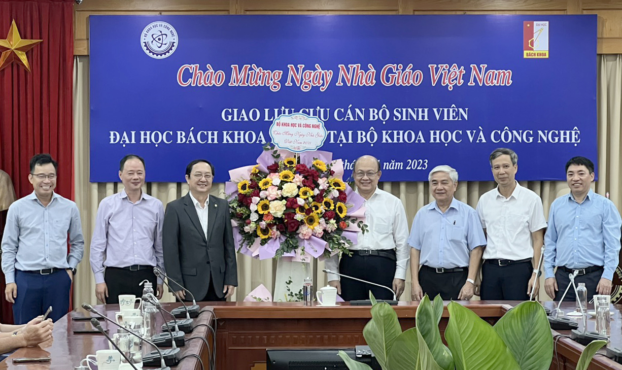 Giao lưu cựu cán bộ sinh viên trường Đại học Bách khoa Hà Nội làm việc tại Bộ Khoa học và Công nghệ