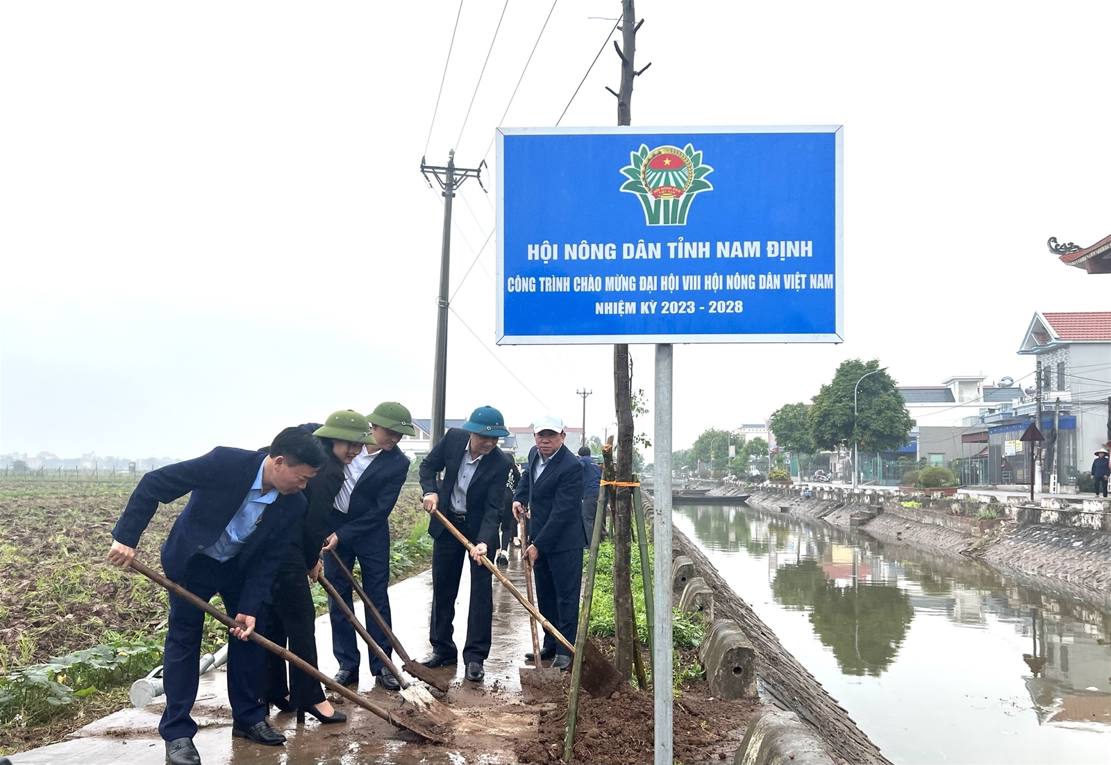 Hội Nông dân Việt Nam tổ chức Tập huấn chuyển giao, hướng dẫn kỹ thuật, xây dựng mô hình điểm “Xây dựng mô hình thôn, xóm sáng, xanh. Sạch, đẹp, an toàn” tại Nam Định