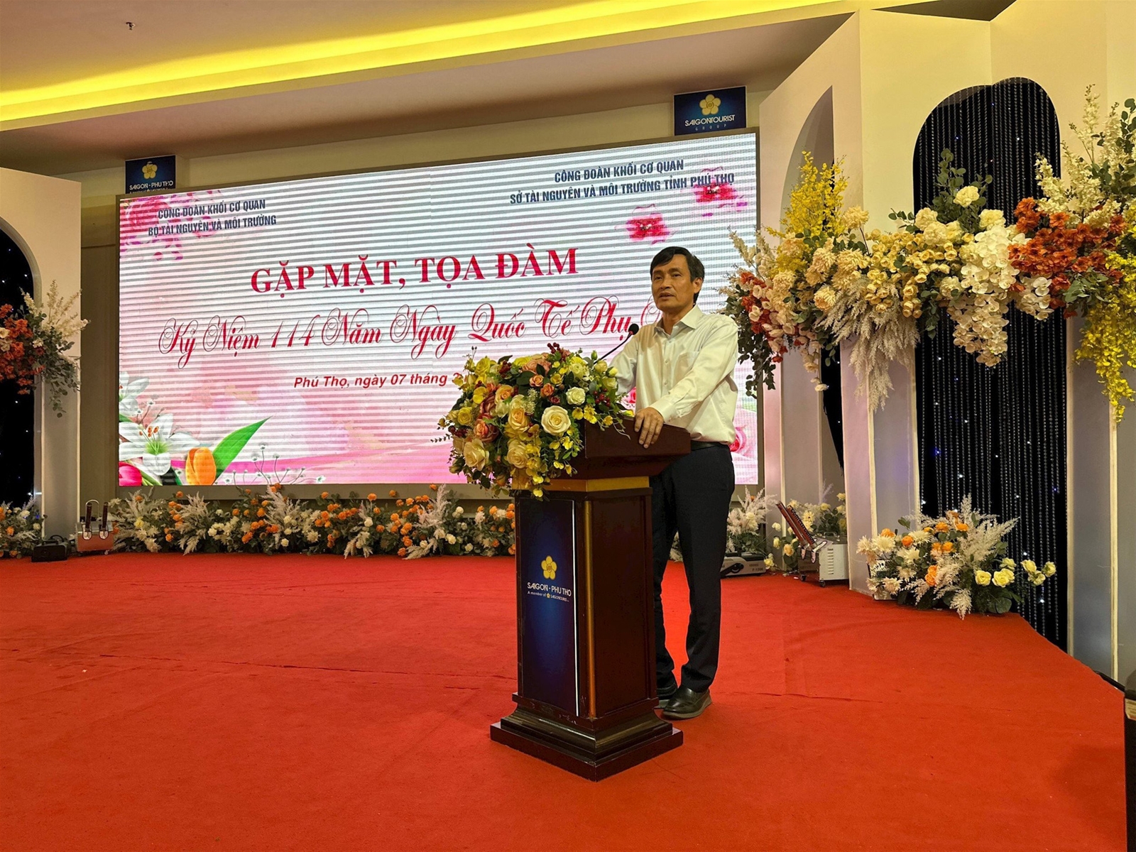 Công đoàn Khối cơ quan Bộ TN&MT tổ chức hành trình về nguồn cho cán bộ nữ