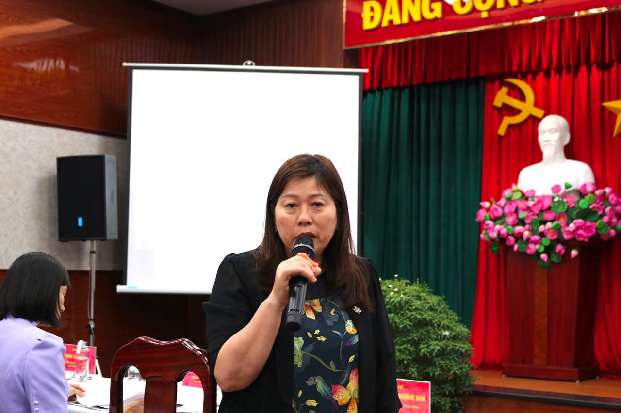 Thứ trưởng Nguyễn Thị Phương Hoa làm việc với Trường Đại học TN&MT TP.HCM