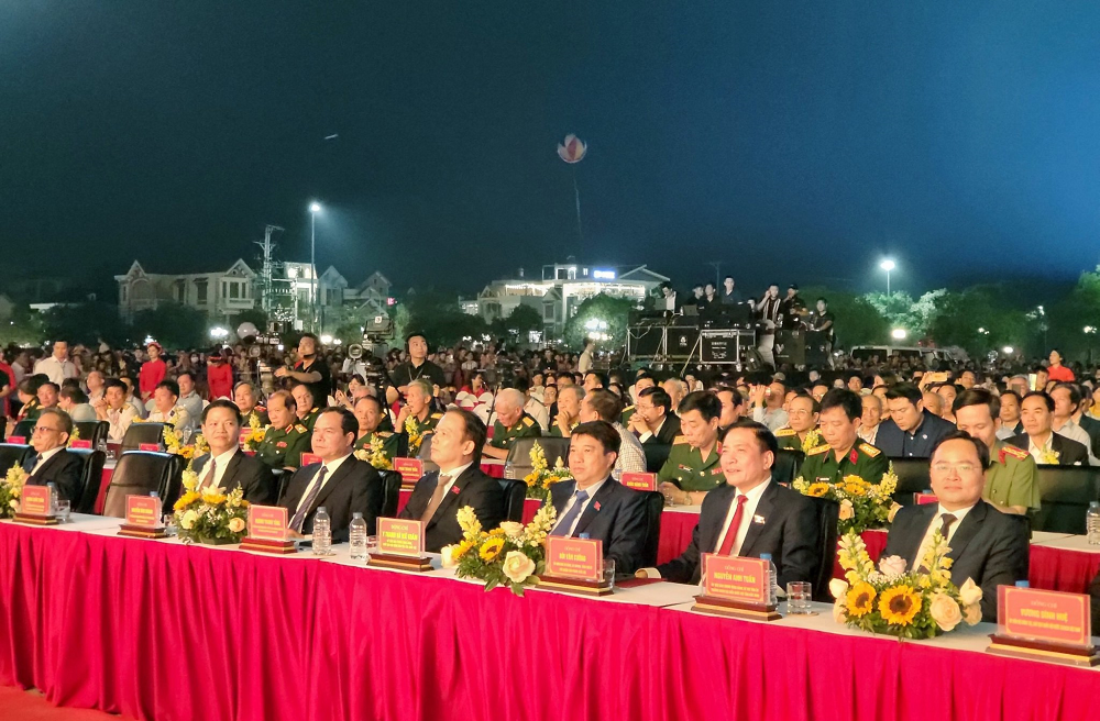 Toàn cảnh Lễ công bố thành lập thị xã Thuận Thành của tỉnh Bắc Ninh