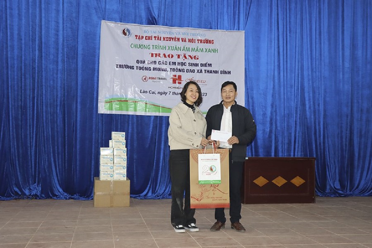 Chùm ảnh: Chương trình Xuân ấm mầm xanh năm 2023, trao quà cho các em học sinh vùng cao Lào Cai