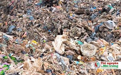 Bắc Giang: Lò đốt rác ‘hun khói’ người dân thị trấn Vôi