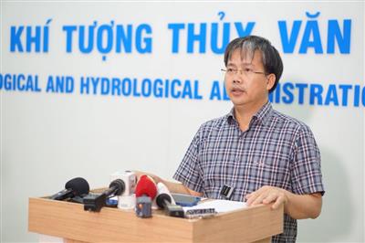 Bài 2: Ấm tình trong mắt bão