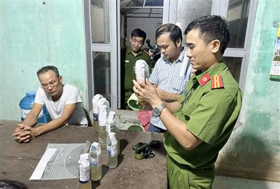 Báo động nạn ô nhiễm sông ngòi, cảng biển ở Quảng Trị
