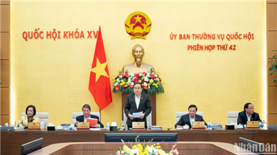 Bế mạc Phiên họp thứ 42 của Ủy ban Thường vụ Quốc hội