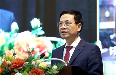 Bộ trưởng Bộ Thông tin và truyền thông Nguyễn Mạnh Hùng phát biểu về chuyển đổi số ngành Tài nguyên Môi trường