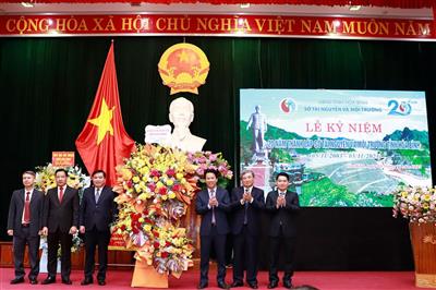 Bộ trưởng Đặng Quốc Khánh dự Lễ Kỷ niệm 20 năm thành lập Sở Tài nguyên và Môi trường tỉnh Hòa Bình