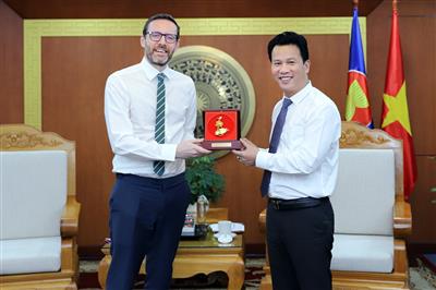 Bộ trưởng Đặng Quốc Khánh tiếp và làm việc với Đại sứ đặc mệnh toàn quyền Vương quốc Anh tại Việt Nam