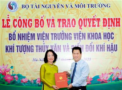 Bộ trưởng Đặng Quốc Khánh trao Quyết định bổ nhiệm PGS.TS Phạm Thị Thanh Ngà giữ chức Viện trưởng Viện Khoa học KTTV và BĐKH