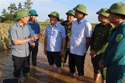 Bộ trưởng Đỗ Đức Duy kiểm tra công tác khắc phục hậu quả thiên tai tại huyện Trấn Yên