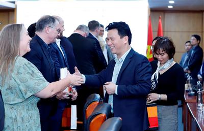 Các nhà khoa học quốc tế tham mưu về công tác bảo vệ môi trường