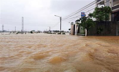 Các tỉnh từ Quảng Bình đến Bình Thuận khẩn trương ứng phó mưa lũ