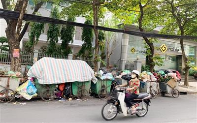 Cần quy hoạch điểm tập kết xe thu gom rác