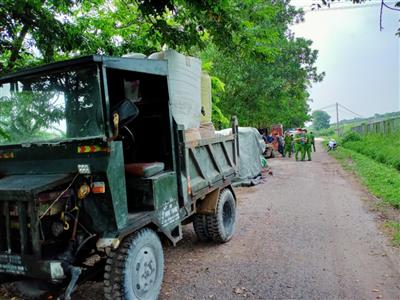 Chặn đứng vụ nghi tẩu tán chất thải nguy hại ra môi trường