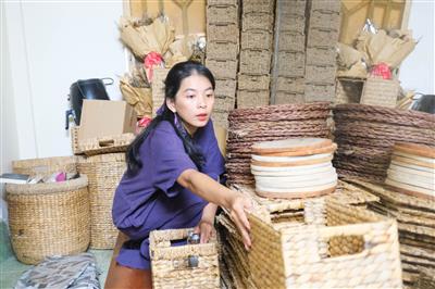 Chợ phiên không rác: Từ sống nhanh sang sống xanh