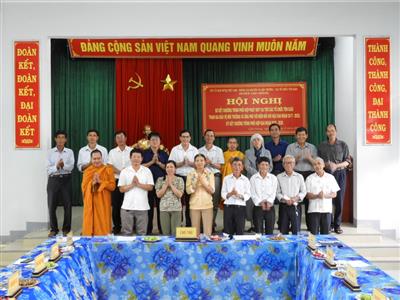 Chư Prông: Các tôn giáo ký kết chương trình phối hợp bảo vệ môi trường