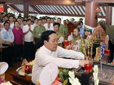 Chủ tịch nước Võ Văn Thưởng dâng hương tưởng niệm Chủ tịch Hồ Chí Minh