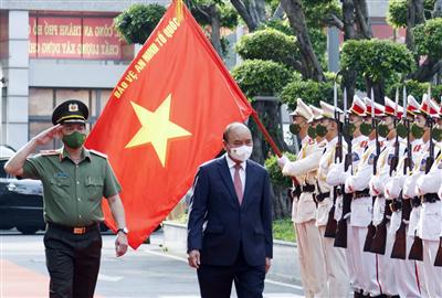 Chủ tịch nước kiểm tra công tác đảm bảo an ninh trật tự dịp Tết