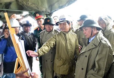 Chủ tịch nước kiểm tra công tác khắc phục thiệt hại do bão số 5 và mưa lũ lịch sử tại TP. Đà Nẵng