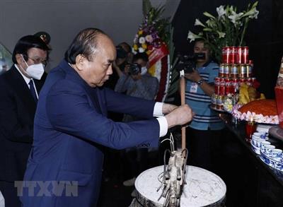 Chủ tịch nước Nguyễn Xuân Phúc thăm và làm việc tại Điện Biên