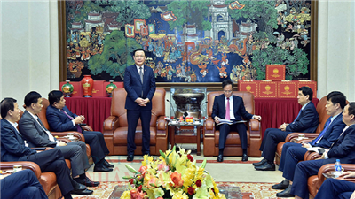 Chủ tịch Quốc hội Vương Đình Huệ thăm, làm việc tại tỉnh Hưng Yên