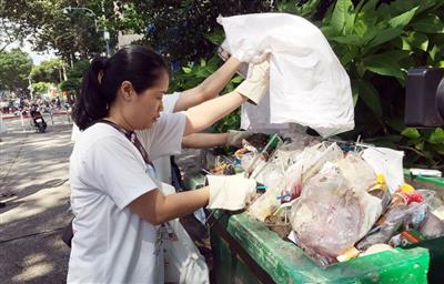 Chung tay xóa điểm "đen" ô nhiễm