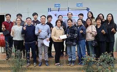 Mùa xuân đến sớm với các em học sinh Đán Mẩy, Bắc Kạn
