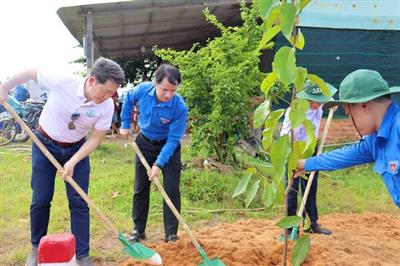 Chương trình ‘Triệu cây xanh - Vì một Việt Nam xanh’ năm 2023 tỉnh Long An
