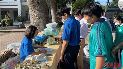 Chương trình “Sạch môi trường-trao yêu thương” năm 2022