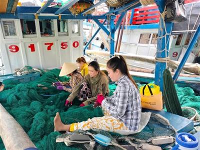 Chuyến ra khơi xuyên Tết, đón giao thừa trên biển
