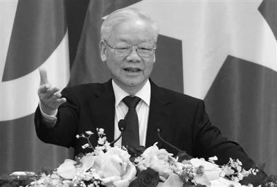 Có một ngôi sao sáng, một ngọn lửa đỏ rực không bao giờ tắt