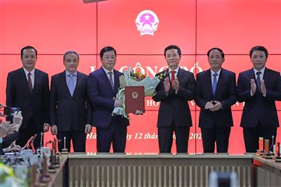 Công bố quyết định của Thủ tướng bổ nhiệm Thứ trưởng Bộ Thông tin và Truyền thông