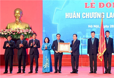 Công đoàn Việt Nam gắn bó máu thịt, hết lòng phấn đấu vì quyền lợi giai cấp công nhân