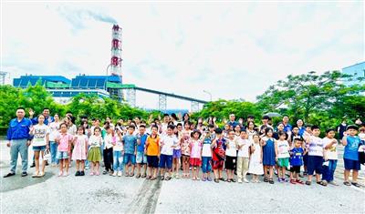 Công ty Nhiệt điện Thái Bình: Tuyên dương và khen thưởng cho học sinh đạt thành tích cao