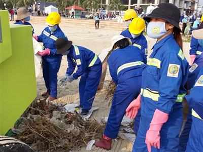 Đà Nẵng: Hơn 600 người chung tay dọn sạch biển bãi biển du lịch