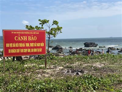 Đà Nẵng phải cắm biển, cử người nhắc khách ăn nhậu xả rác