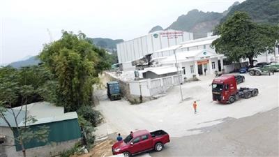Dân kêu cứu vì mịt mù bụi mịn từ nhà máy bột đá, địa phương nói 'ô nhiễm trong phạm vi cho phép'