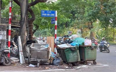 Đau đầu chuyện tập kết rác sinh hoạt ở Hà Nội