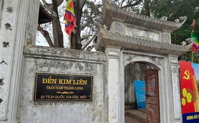 Đầu năm người dân nô nức đến ‘Thăng Long tứ trấn’ cầu bình an