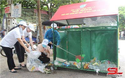 Đẩy mạnh thu gom, xử lý chất thải rắn sinh hoạt