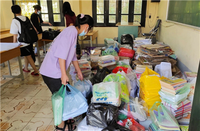Điện Biên: Nhóm học sinh THPT thu hơn 4 tấn giấy từ chương trình "Đổi giấy lấy cây"